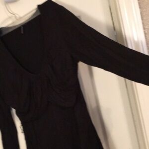Daisy Fuentes black medium V-neck blouse